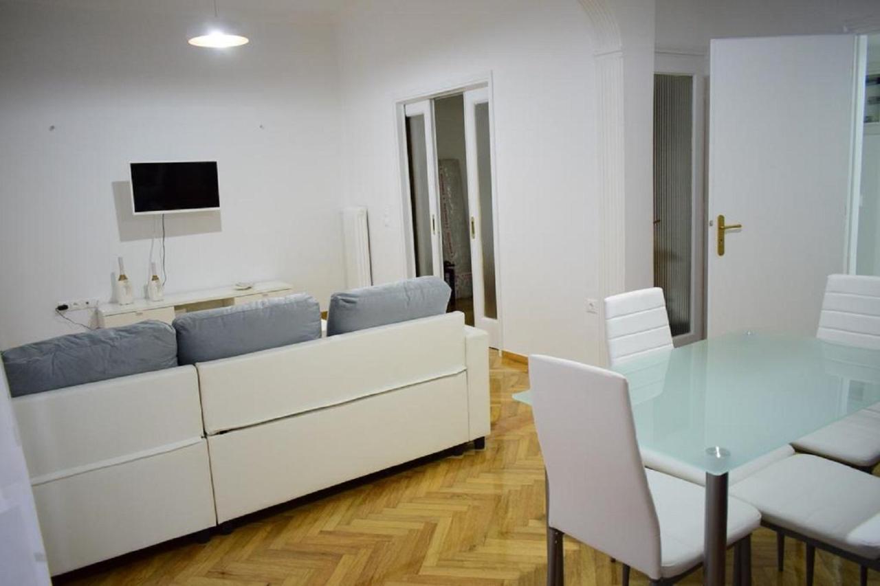Beautiful Renovated Flat In Athens Apartment ภายนอก รูปภาพ